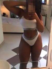 Escort lina (rende)