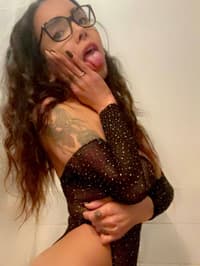 Escort mia (como)