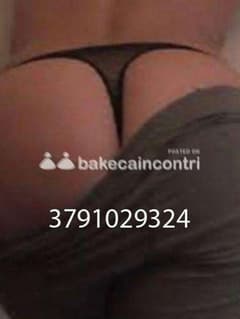 Luana italiana preliminari al naturale su