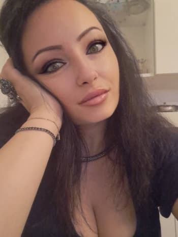 3517684784