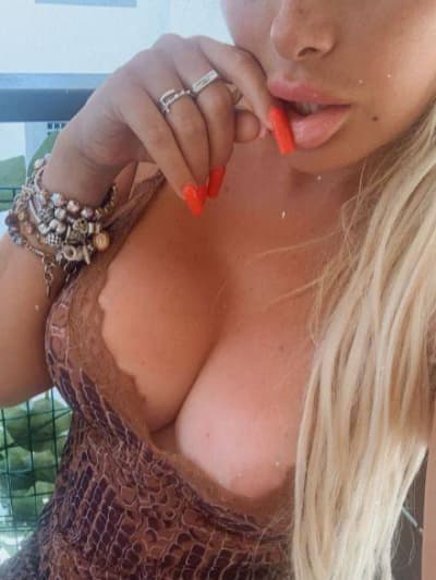 Escorts donne debora bionda (napoli) Escorts donne debora bionda (napoli)
